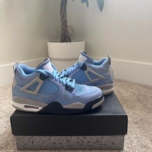 Jordan 4 in great condition size 7